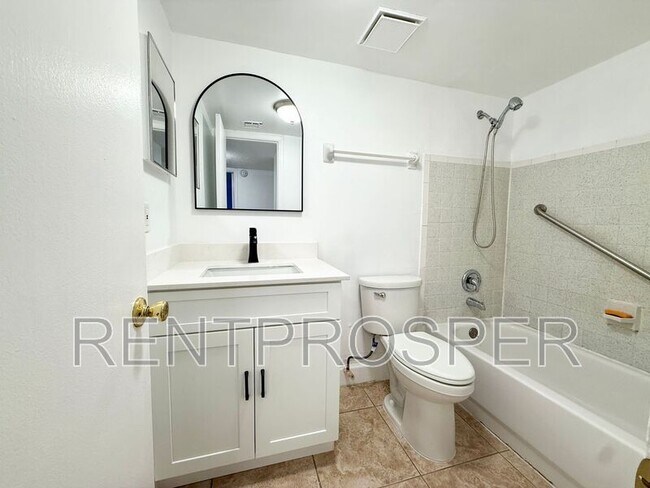 Building Photo - 4351 S Semoran Blvd