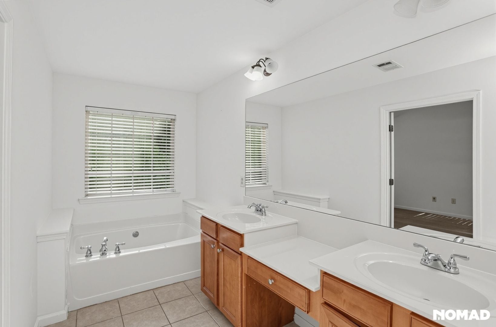 Building Photo - 1798 Oak Brook Ln NW