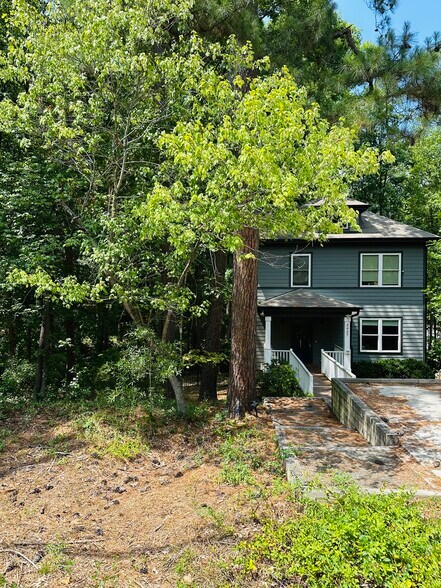 Building Photo - 2427 Winburn Ave