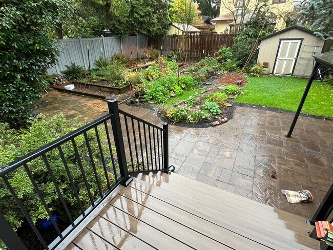 Building Photo - 2002 NE 13th Ave