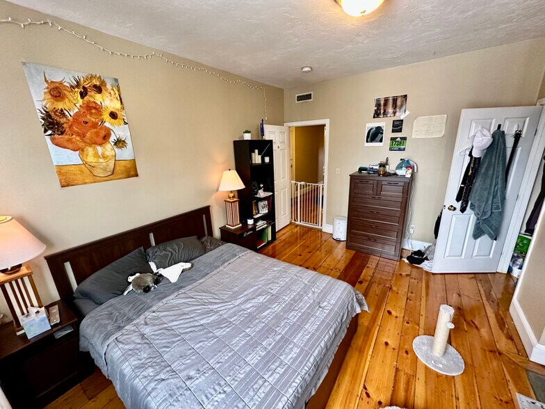 Building Photo - 17 Highgate St