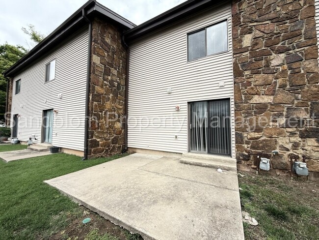 Building Photo - FOR LEASE | Brookside Tulsa | $1500 Rent |...