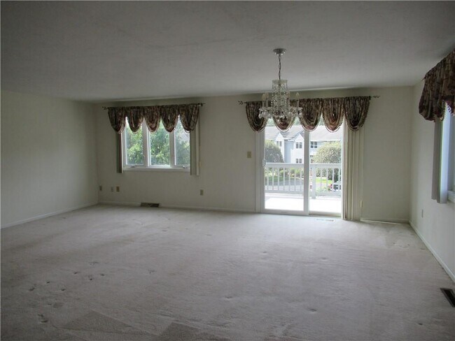 Building Photo - 40 Waterview Dr