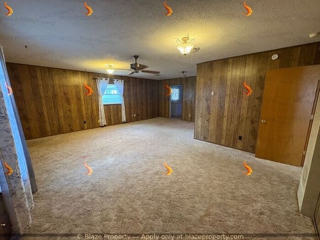 Building Photo - 4 bedroom 2 bathroom home in Lawndale read...