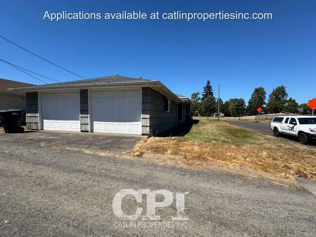 Building Photo - 751 27th Ave
