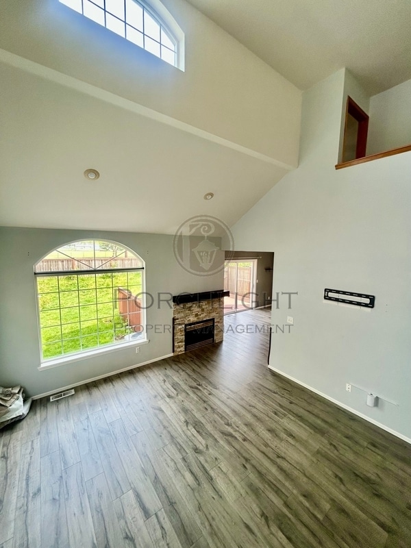 Building Photo - 804 E Maberry Dr