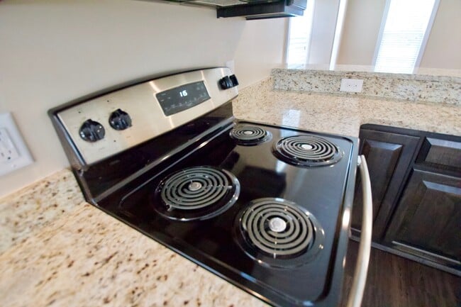Building Photo - "Brand New Construction". Quiet Location, ...