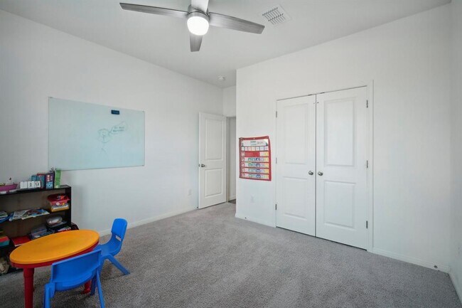 Building Photo - 200 Gemsbok Rd