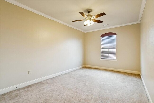 Building Photo - 108 Valiant Ln