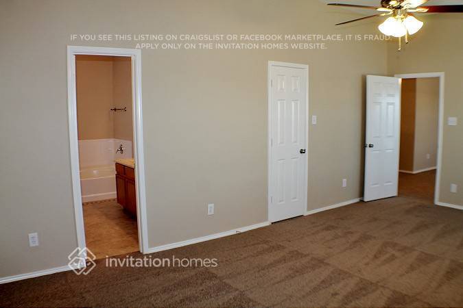 Building Photo - 9224 Lenox Dr