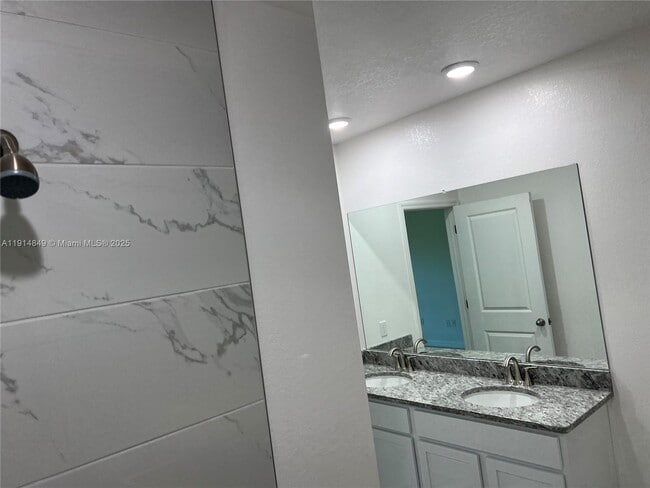 Building Photo - 55 Douglas Ave S