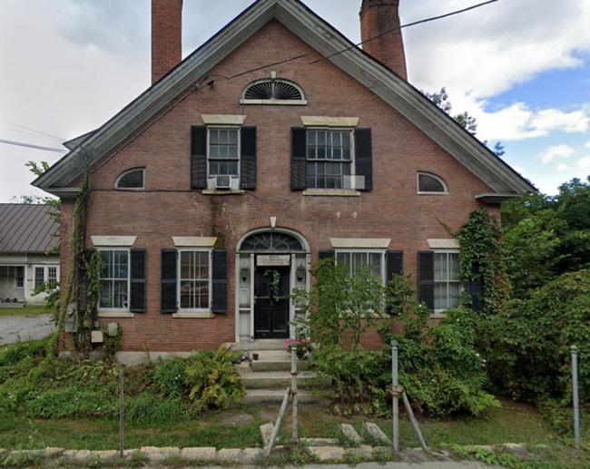 Building Photo - 102 S Main St