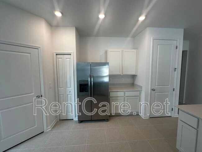Building Photo - 3216 Alpine Wy