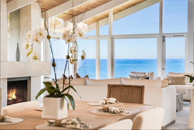Building Photo - 6266 Camino De La Costa