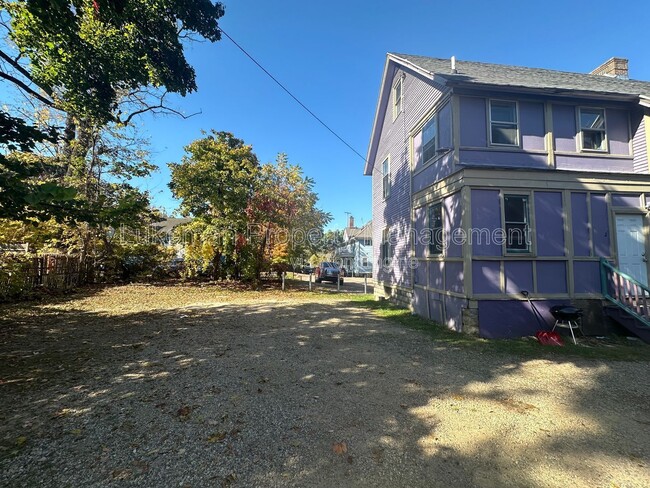 Building Photo - 743 Academy St