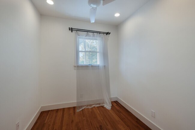 Building Photo - Historic Monte Vista Charm meets Modern Convenience!