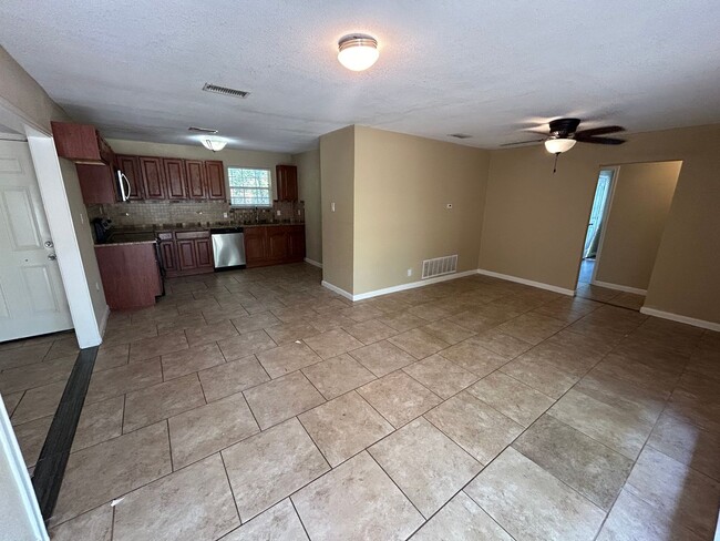 Building Photo - Make yourself at home!