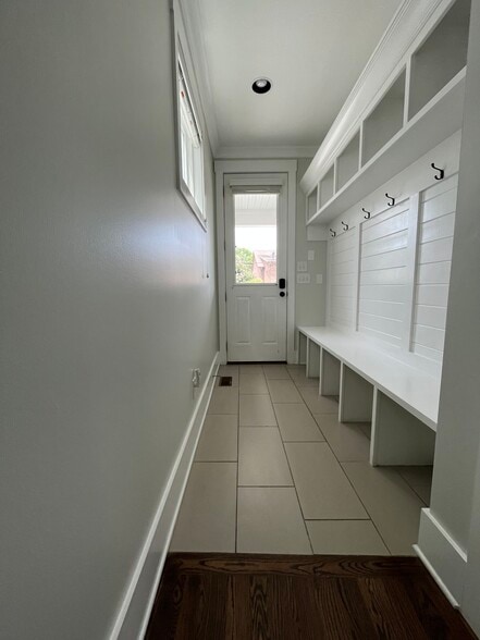 Building Photo - 1705 14th Ave S