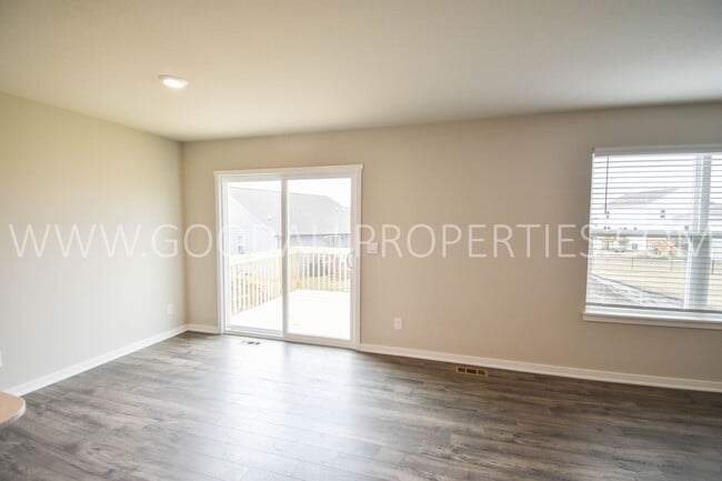 Building Photo - 4 Bedroom 3 Bath Ranch Finished Basement i...