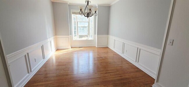 Building Photo - 3595 Deep Cove Dr