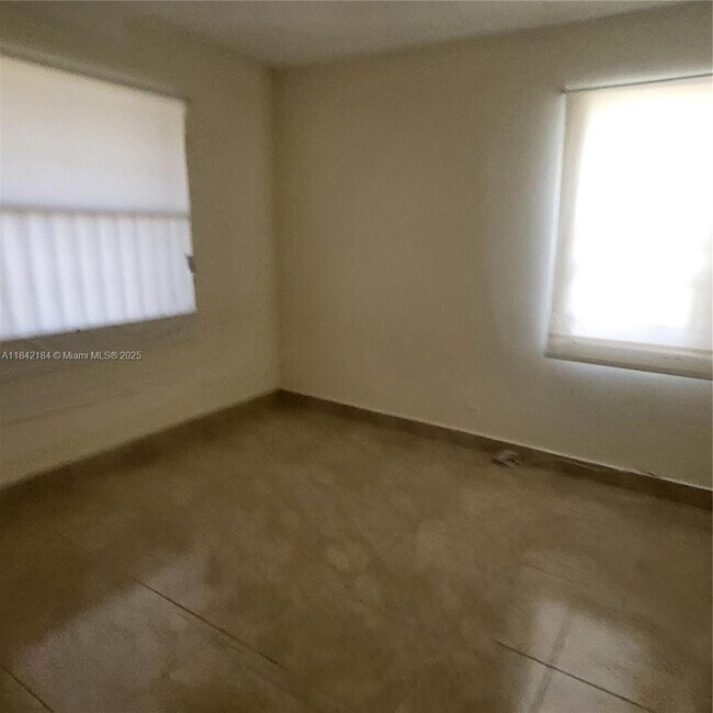 Building Photo - 7670 SW 152nd Ave