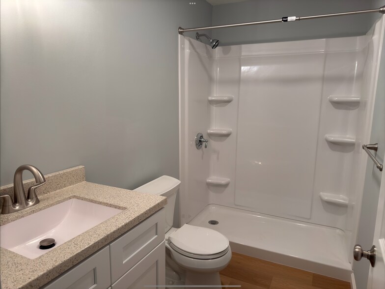 Building Photo - 23 Whittier Ln