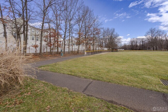Building Photo - 246 Park Ln