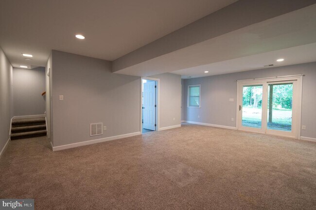 Building Photo - 4809 Piney Branch Rd