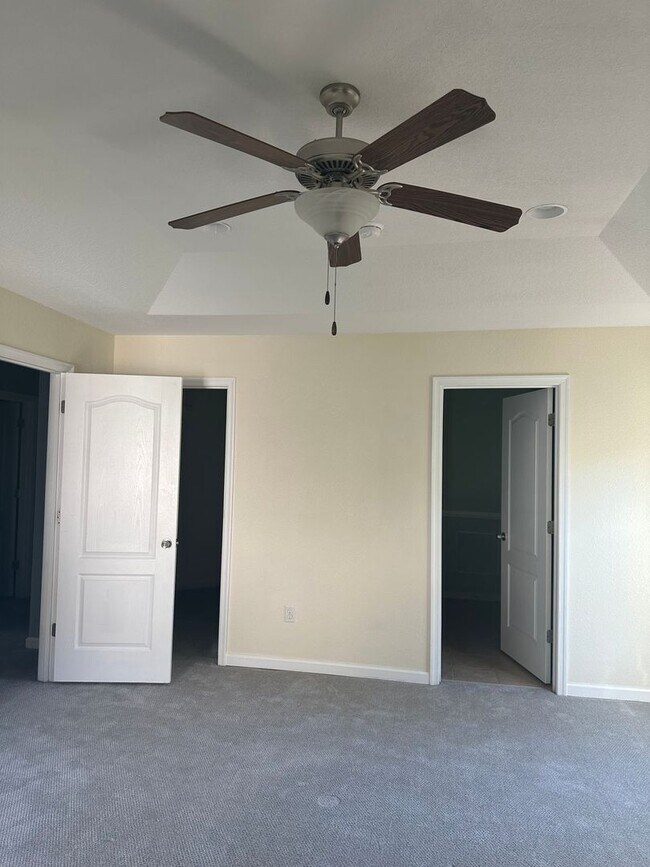 Building Photo - Ingleside