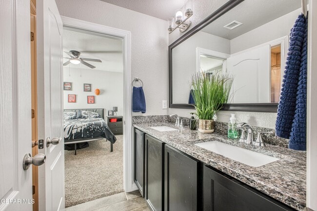 Building Photo - 1621 Sam Dominguez St