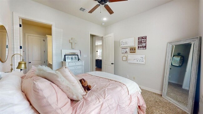 Building Photo - 105 Luther St