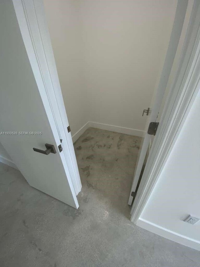 Building Photo - 6233 NW 20th Ave