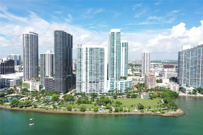 Building Photo - 1800 N Bayshore Dr