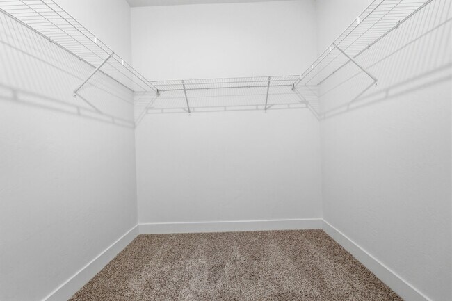 Building Photo - 882 Coulsen Dr