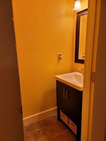 Building Photo - 1154 W Winged Foot Cir