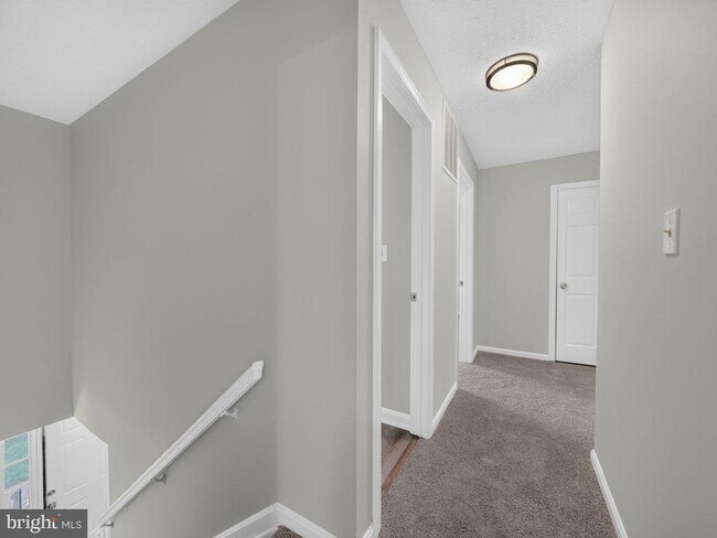 Building Photo - 801 High Plain Dr