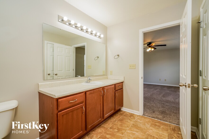 Building Photo - 881 Briarstone Dr