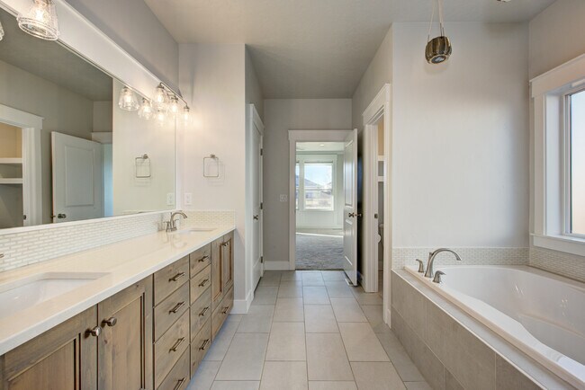 Building Photo - 2603 N Foudy Ave