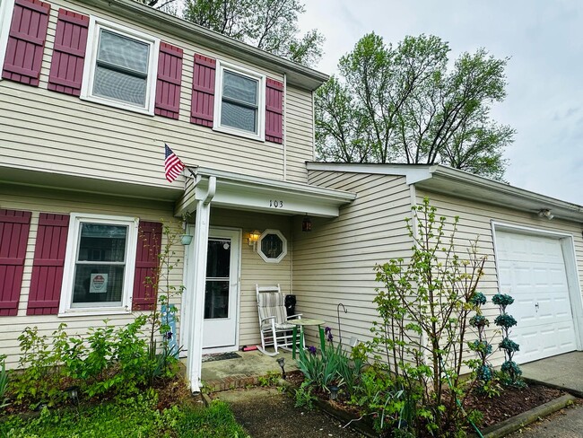 Building Photo - 103 Fairmont Dr