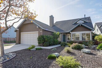 Building Photo - 3 Bed / 3 Bath single family home with huge backyard in Foster City. YouTube tour!!