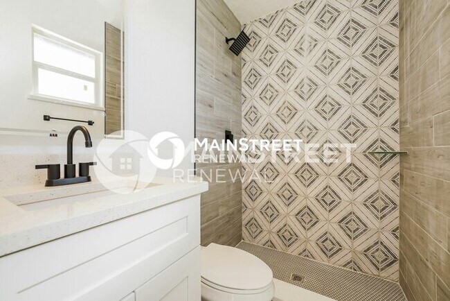 Building Photo - 3 Bedroom Pet-Friendly Home in EDGEWATER, FL with Main Street Renewal