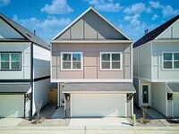 Building Photo - 9906 Clark Cyn Ln