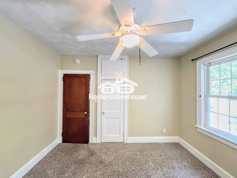 Building Photo - 824 Lesner Ave