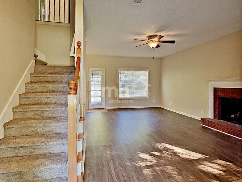 Building Photo - 117 Carl Barrett Dr