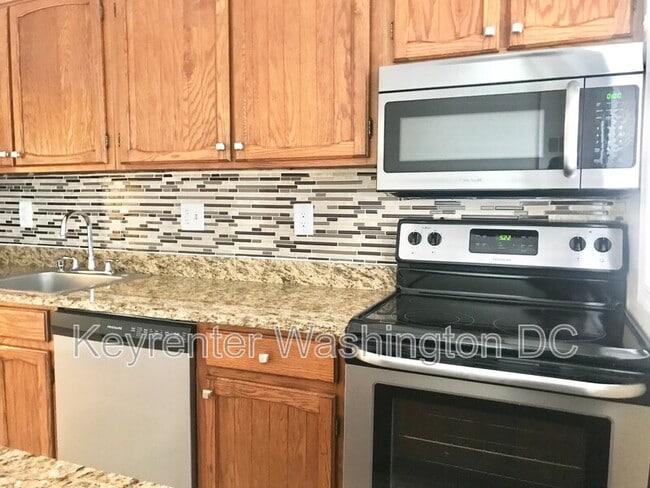 Building Photo - 107 P St NW