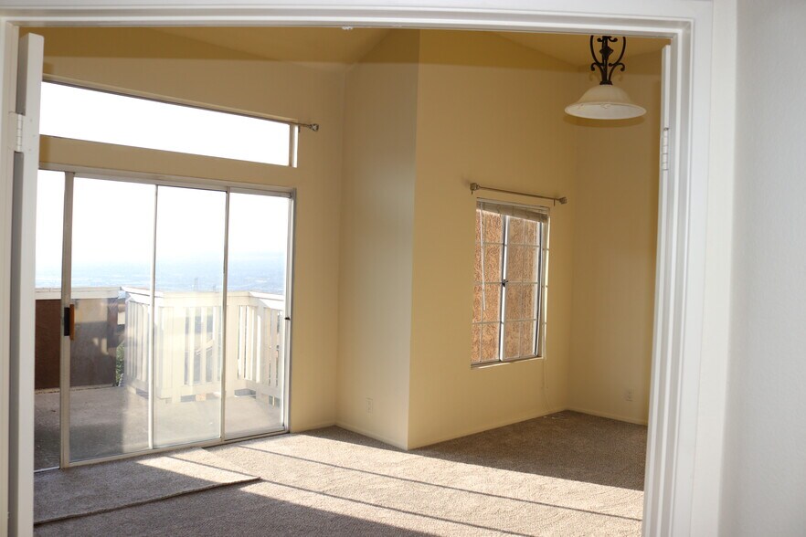 Building Photo - 857 S Sapphire Ln