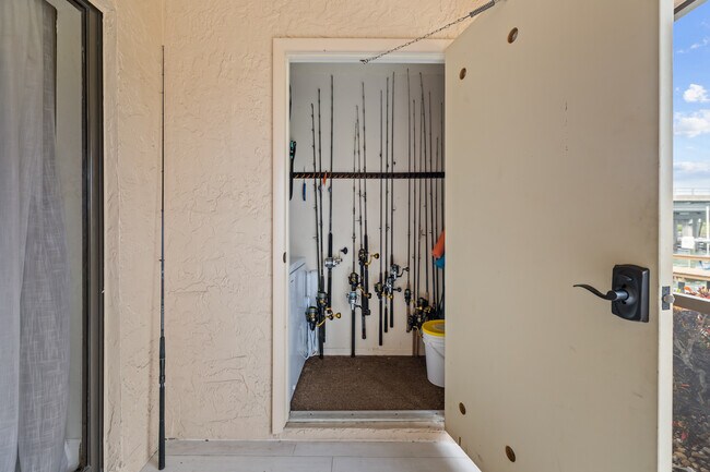 Building Photo - 4790 Brittany Dr S