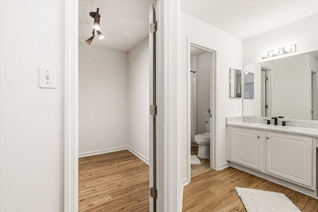 Building Photo - 335 Dreadnaught Ct