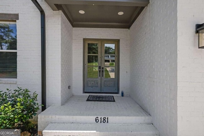 Building Photo - 6181 Shoreland Cir