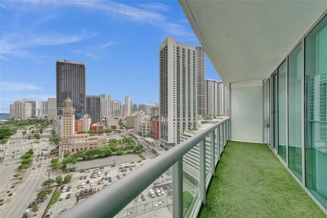 Building Photo - 888 Biscayne Blvd